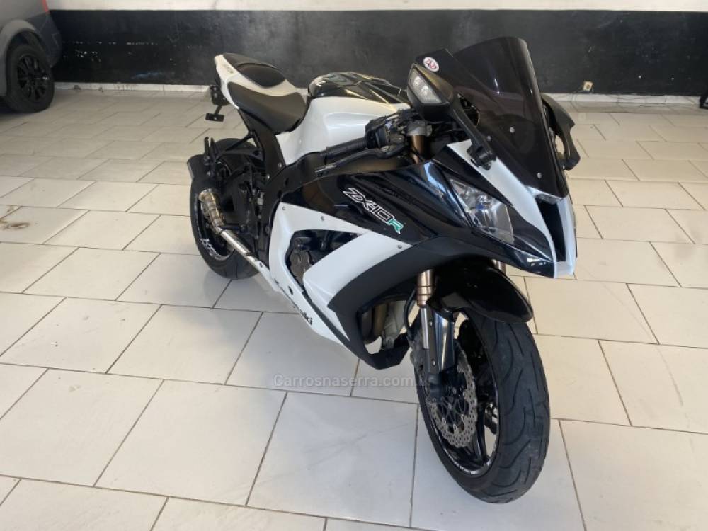 KAWASAKI - NINJA ZX-10R - 2011/2011 - Branca - R$ 49.900,00