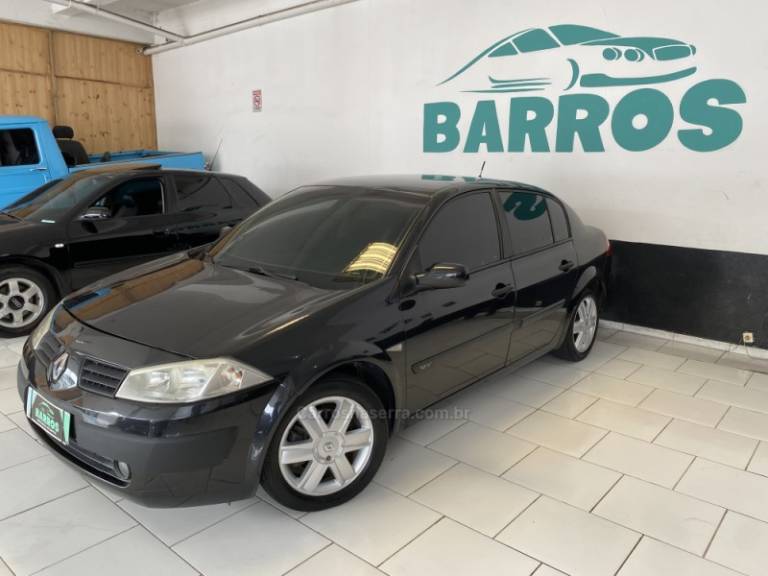 RENAULT - MÉGANE - 2008/2008 - Preta - R$ 22.900,00