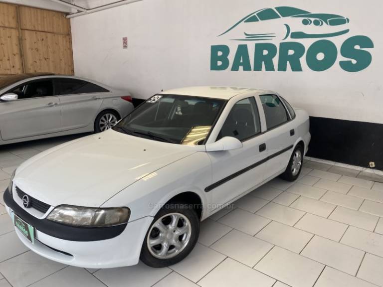 CHEVROLET - VECTRA - 1999/1999 - Branca - R$ 19.900,00