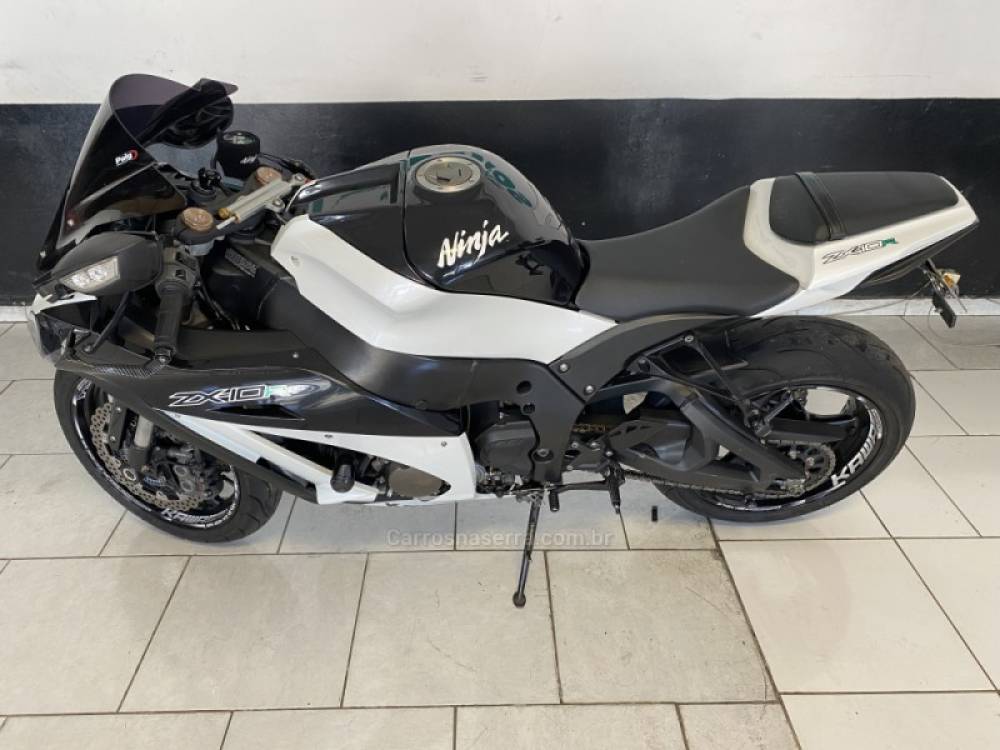 KAWASAKI - NINJA ZX-10R - 2011/2011 - Branca - R$ 49.900,00